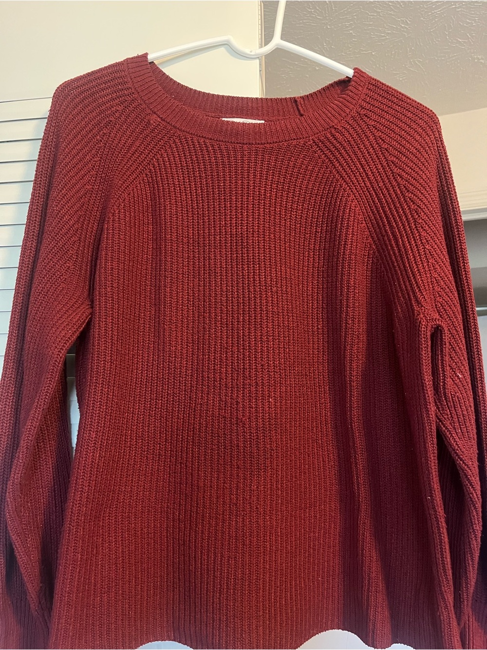 Women's Ribbed Crewneck Sweater - Burgundy